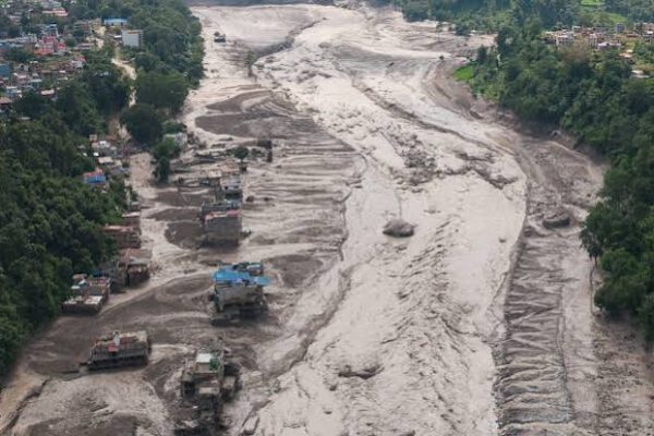 नेपाल में तबाही का सैलाब: हिमालयी ग्लेशियर ढहने से 669 लोगों की मौत, करीब 3 हजार लापता; राहत और बचाव अभियान जारी