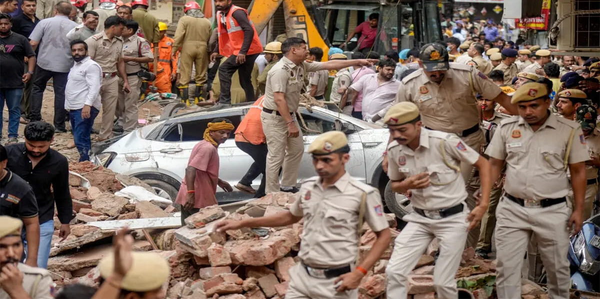 Delhi PG Building Collapse: सत्य निकेतन में पांच मंजिला इमारत गिरी, 7 की मौत; सुरक्षा व्यवस्था पर उठे सवाल